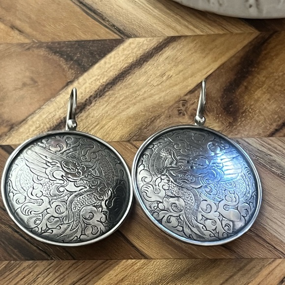 Hand-etched Asian Dragon Oxidized Sterling Silver Earrings - Picture 2 of 3